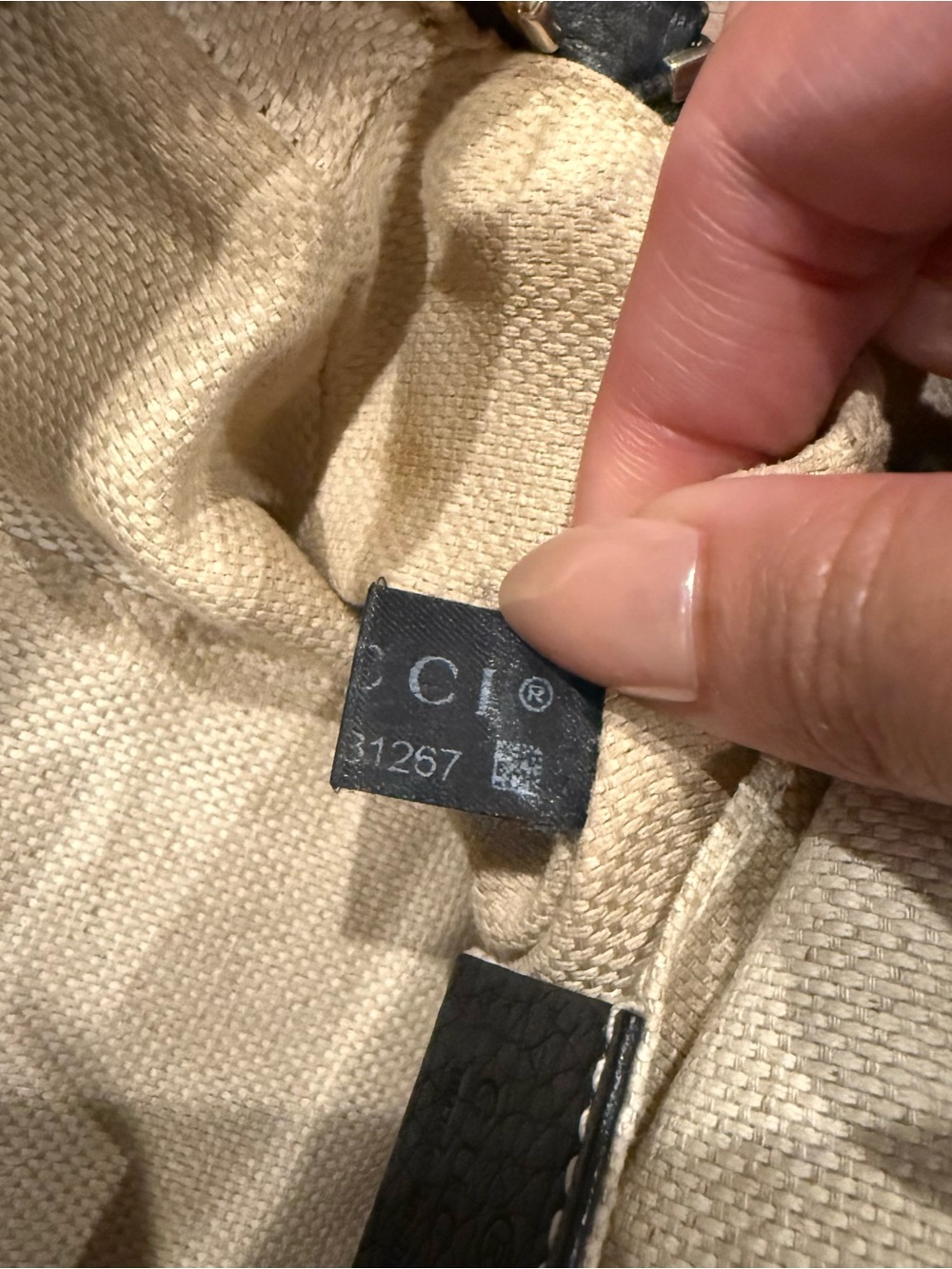 Gucci Soho Disco Crossbody Bag - Picture 8 of 11